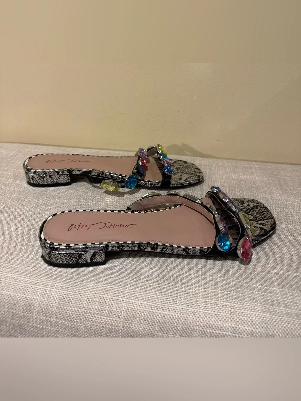 Betsey Johnson Willet Snake Print Gem Sandals 10